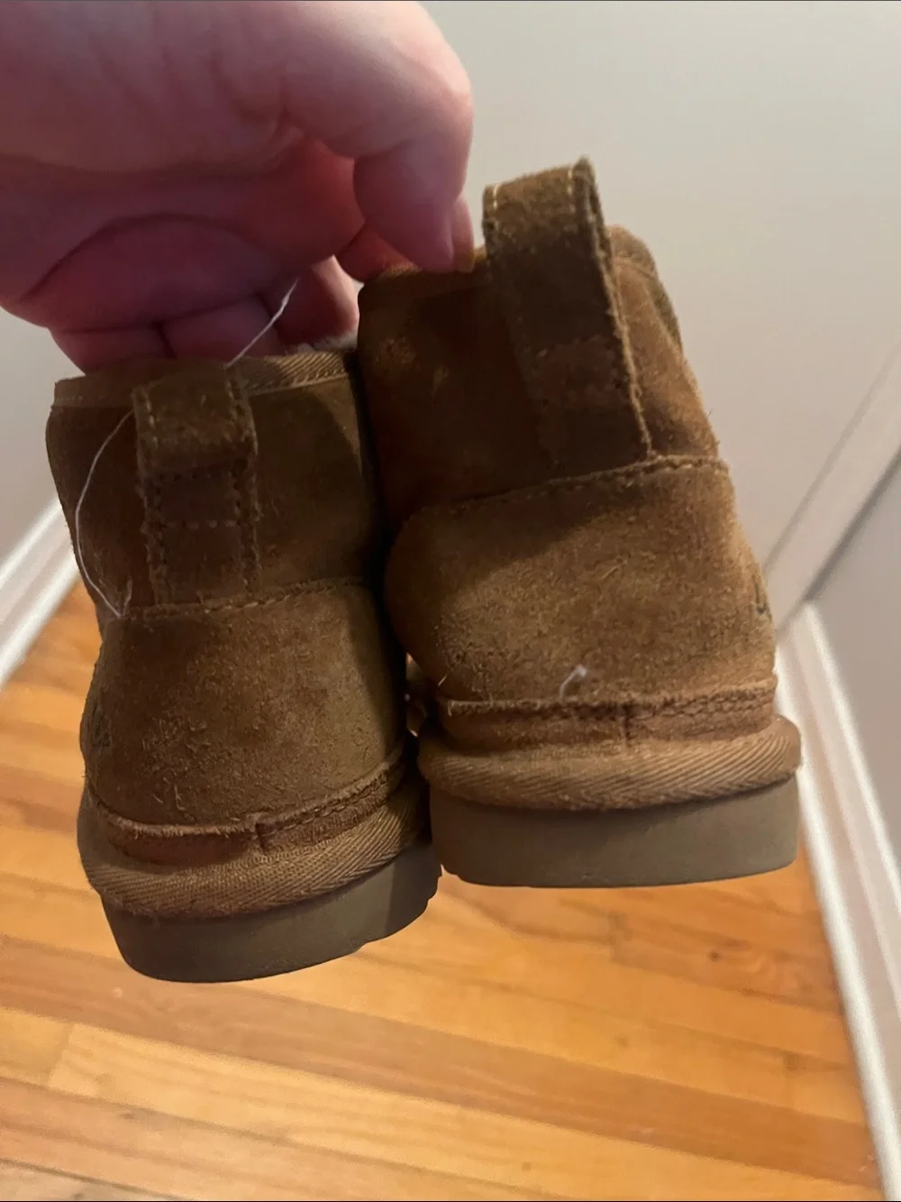 UGG Kid’s Chestnut/Tan Suede Chukka Boot